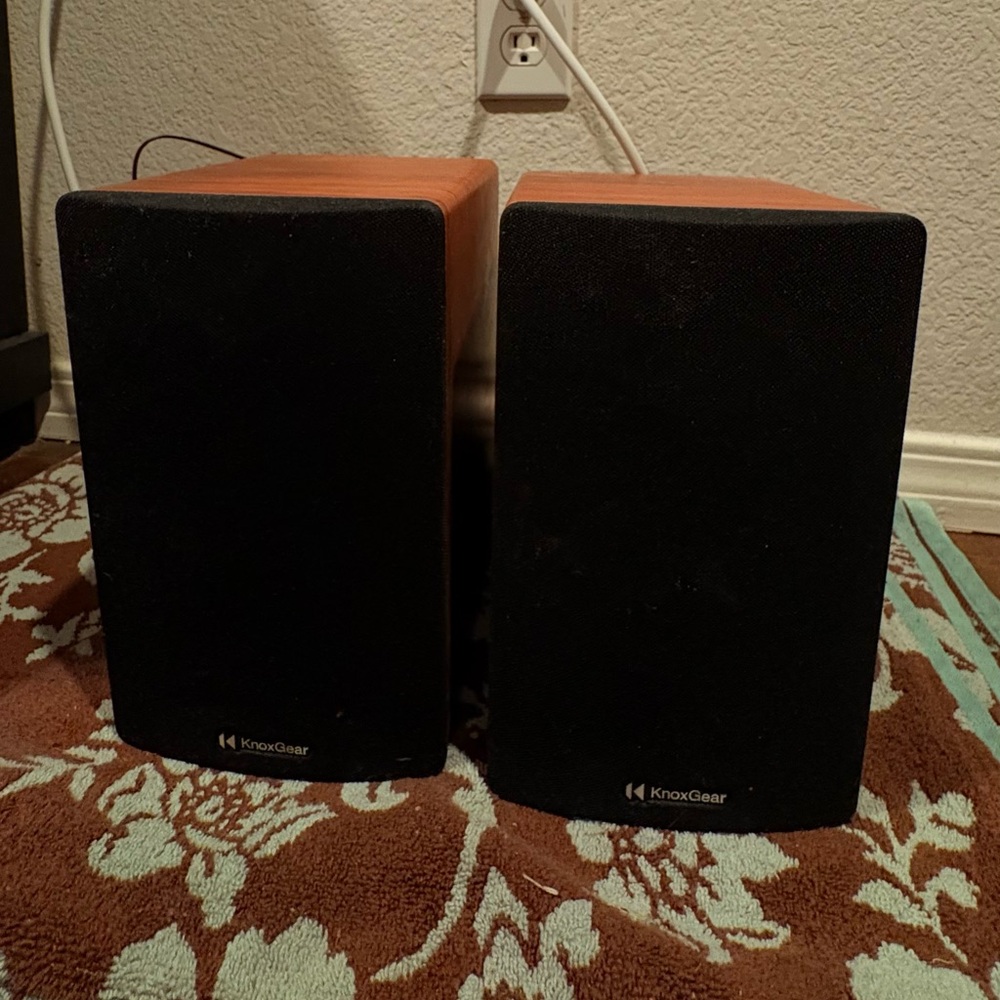 KnoxGear Speakers